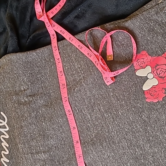 WAS $35 DISNEY Minnie Junior Pullover Tee - Picture 14 of 15